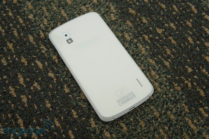 Nexus-4-modele-blanc (2)